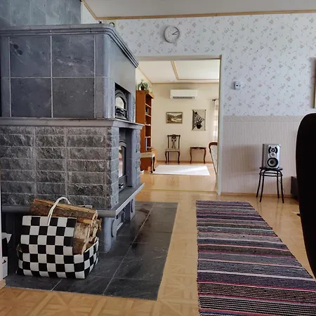 Mukava Mummonmoekki Maaseudun Rauhassa